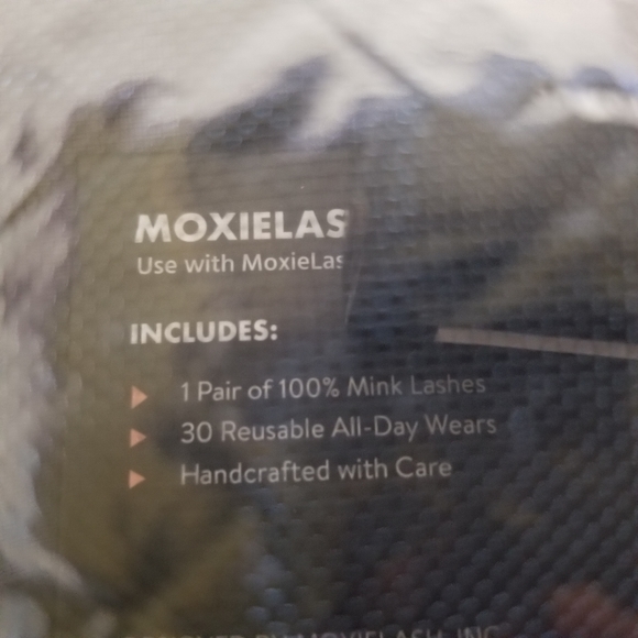 Moxielash Sassy Magnetic Mink Eyelashes Kit Magnetic Lashes Eyeliner Kit NWT - Picture 5 of 6